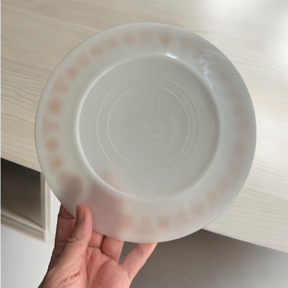 Termo Rey Milk Glass Dinner Plate Butterfly Gold Design Pyrex Style Pattern 9" D - Picture 4 of 4